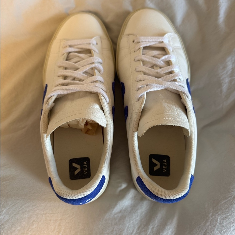 Unisex Veja White Leather Sneakers with Blue V Logo - Picture 7 of 8